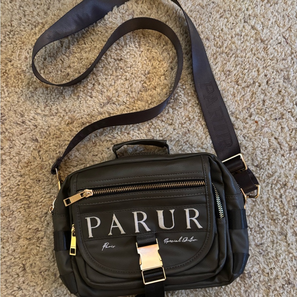 PARUR (Paris) Messenger Bag